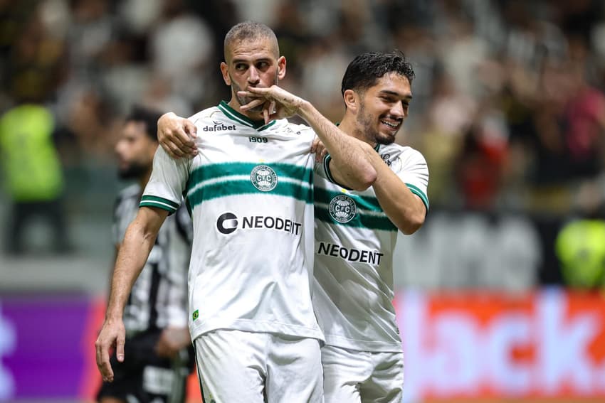 Slimani - Coritiba x Atlético-MG - Brasileirão