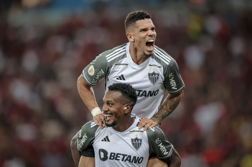 Paulinho e Edenilson - Flamengo x Atlético-MG