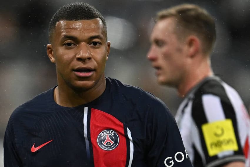Newcastle x PSG - Mbappé