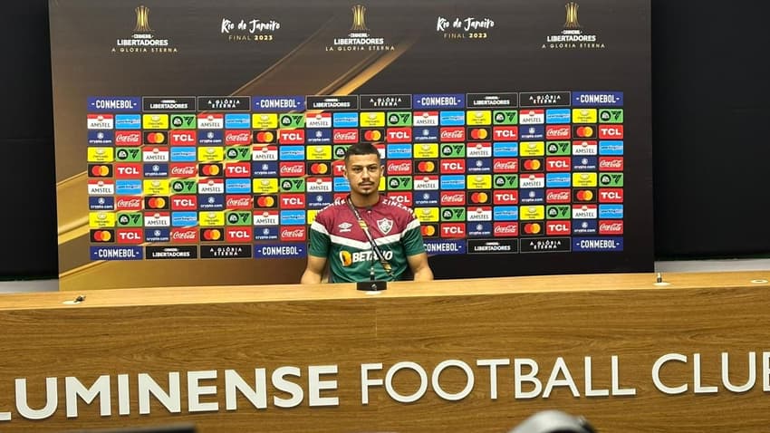 André Fluminense coletiva