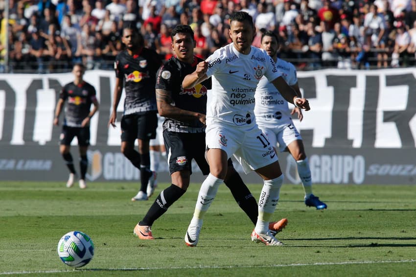 CAMPEONATO BRASILEIRO / RED BULL BRAGANTINO x CORINTHIANS