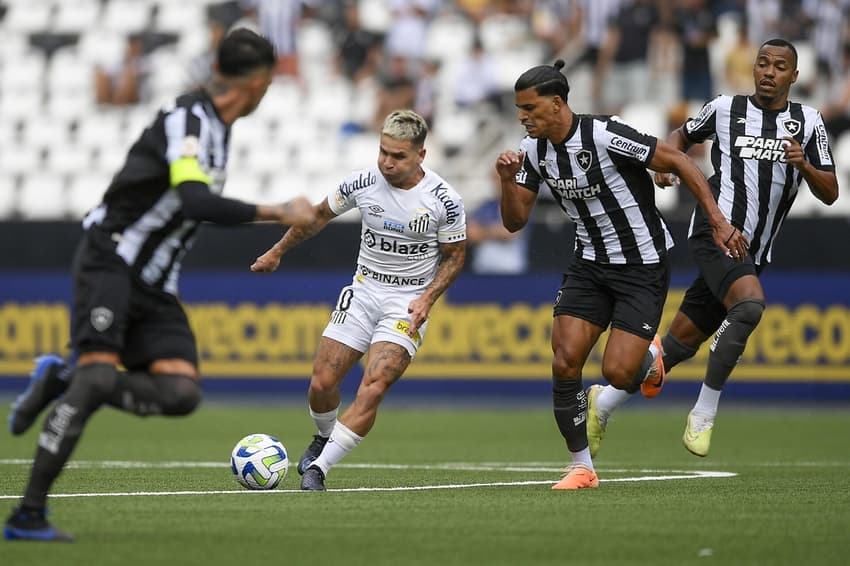 Partida entre Botafogo e Santos valida pelo Campeonato Brasileiro 2023.
