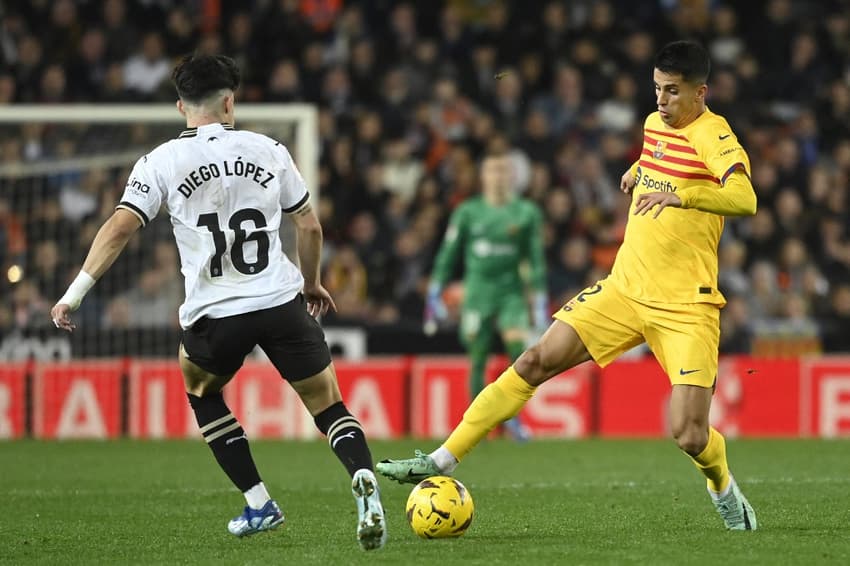 FBL-ESP-LIGA-VALENCIA-BARCELONA