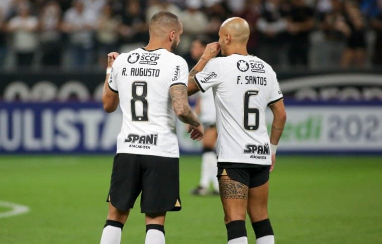 renato augusto e fabio santos