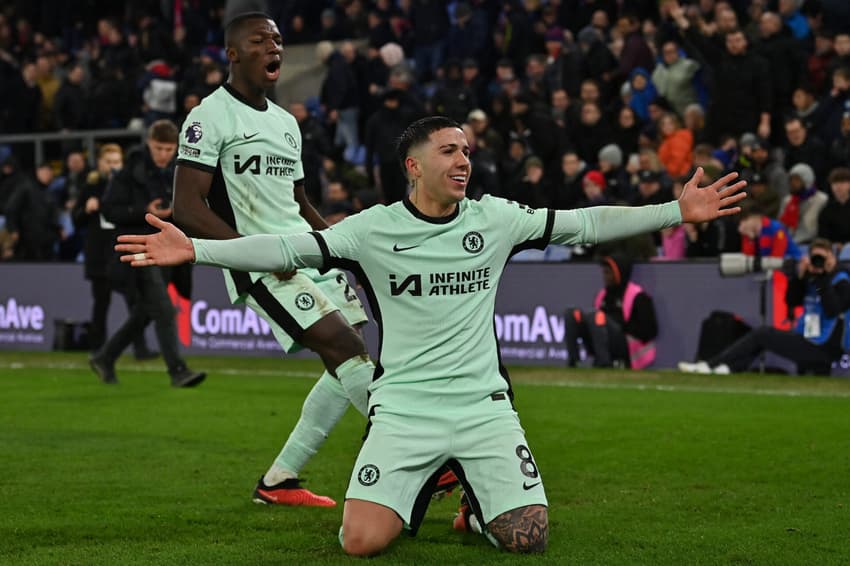 Enzo Fernández comemora gol sobre Crystal Palace