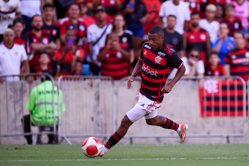 Flamengo x Volta Redonda - De La Cruz