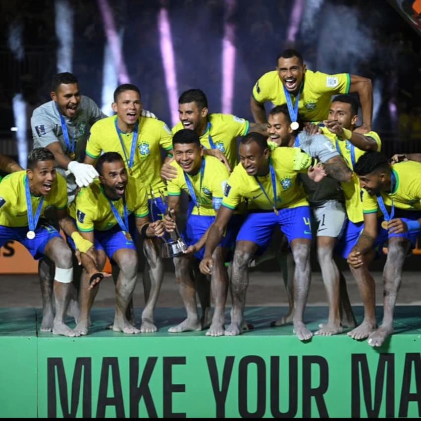 Brasil é o atual campeão da competição, além de ser o maior vencedor, com 6 títulos na Copa do Mundo da Fifa de Futebol de Areia (Foto: Reprodução / Instagram: brbeachsoccer)