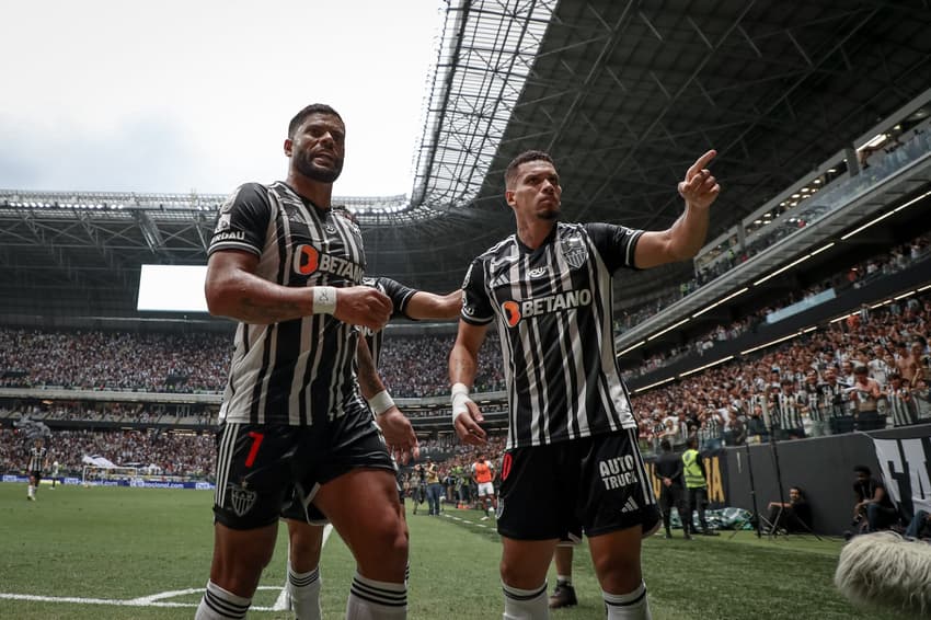 Hulk e Paulinho - Atlético x América