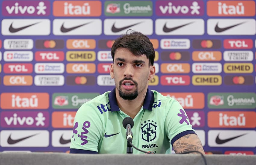 Lucas Paquetá deu entrevista coletiva em seu retorno à Seleção (Foto: Rafael Ribeiro/CBF)