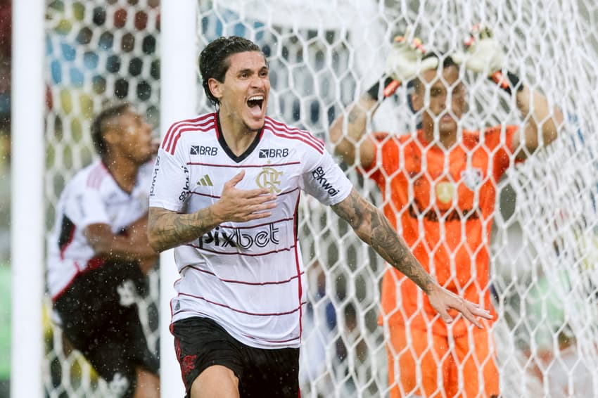 Pedro comemora gol sobre o Fluminense pela semifinal do Carioca