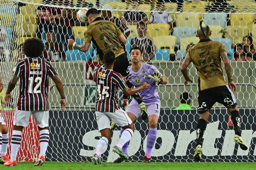 FBL-LIBERTADORES-FLUMINENSE-COLOCOLO