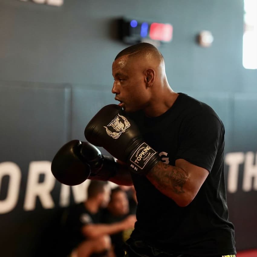 César Almeida - brasileiro no UFC