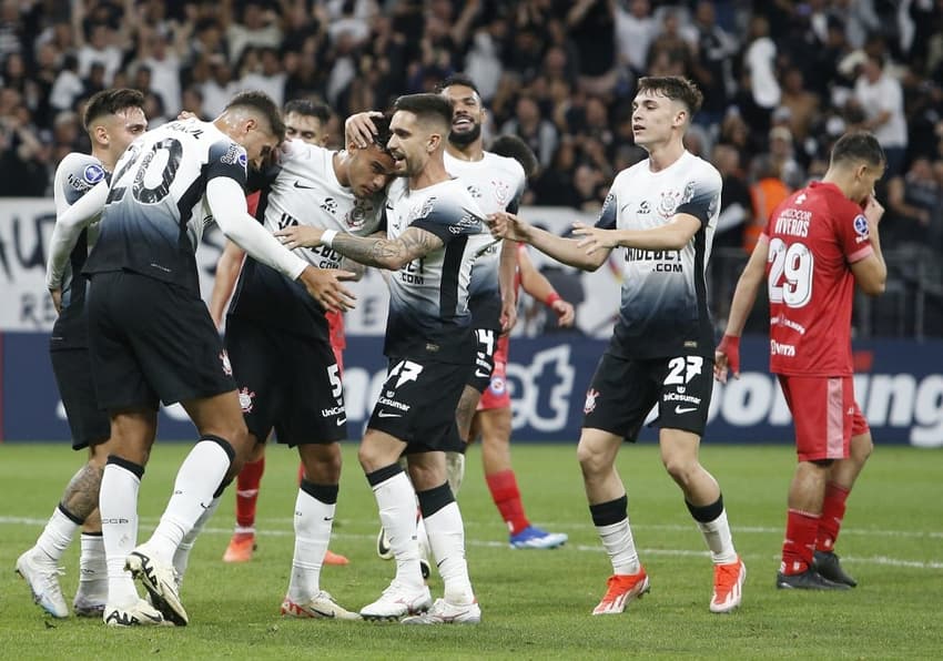 Corinthians x Argentinos Juniors