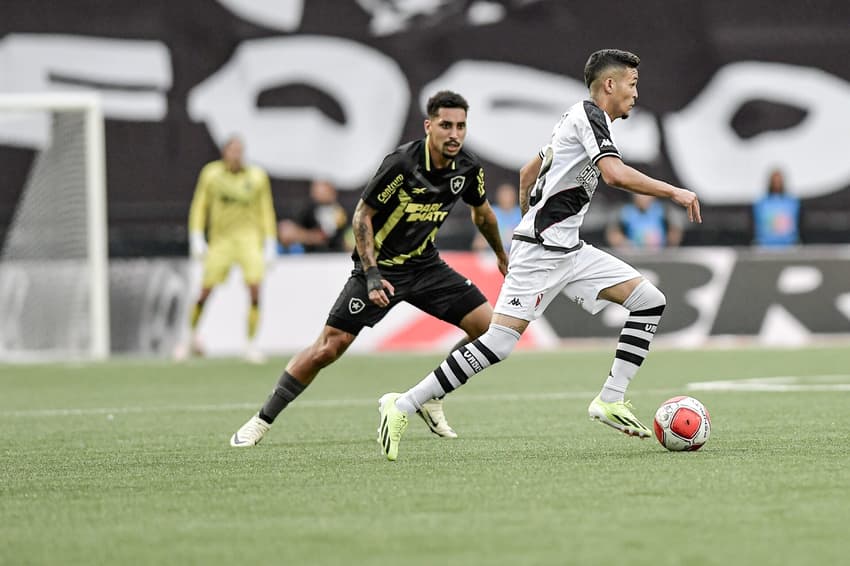 Vasco x Botafogo é o destaque dos jogos de hoje do Brasileirão. Foto: Thiago Ribeiro/AGIF