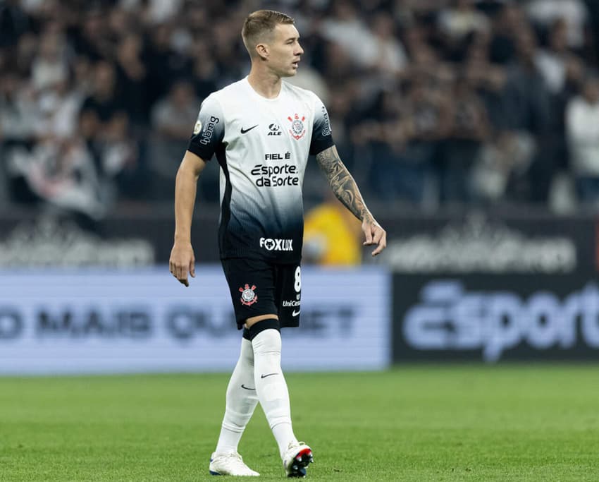 charles_estreou_pelo_corinthians_contra_o_gremio_p2yj_Easy-Resize.com