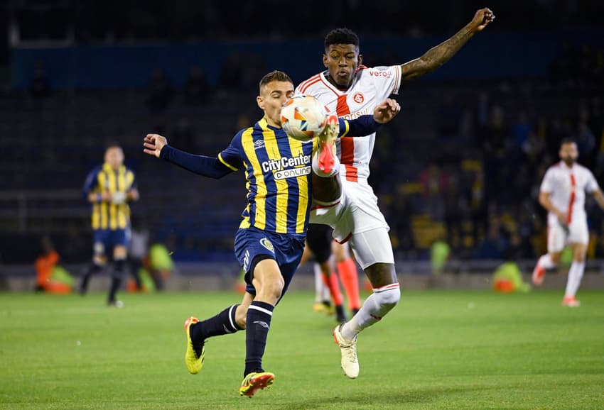 Internacional x Rosario Central é o destaque dos jogos de hoje. Foto: Marcelo Manera / AFP