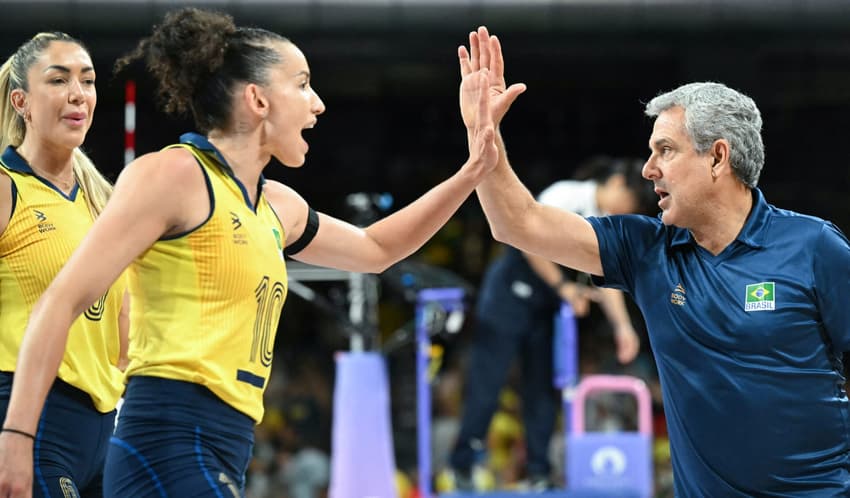 VOLLEYBALL-OLY-PARIS-2024-BRA-DOM