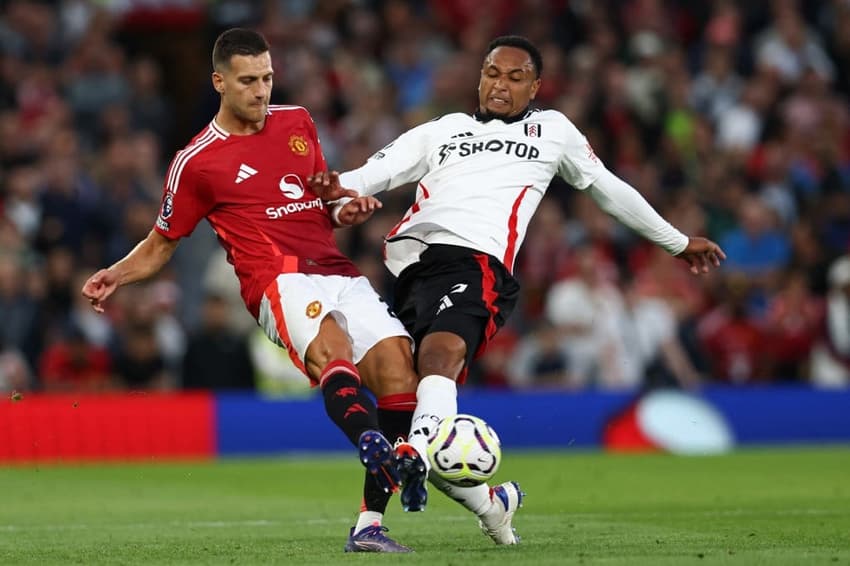 Futebol europeu: Fulham e Manchester United se enfrentam neste domingo pela Premier League (Foto: Darren Staples / AFP)