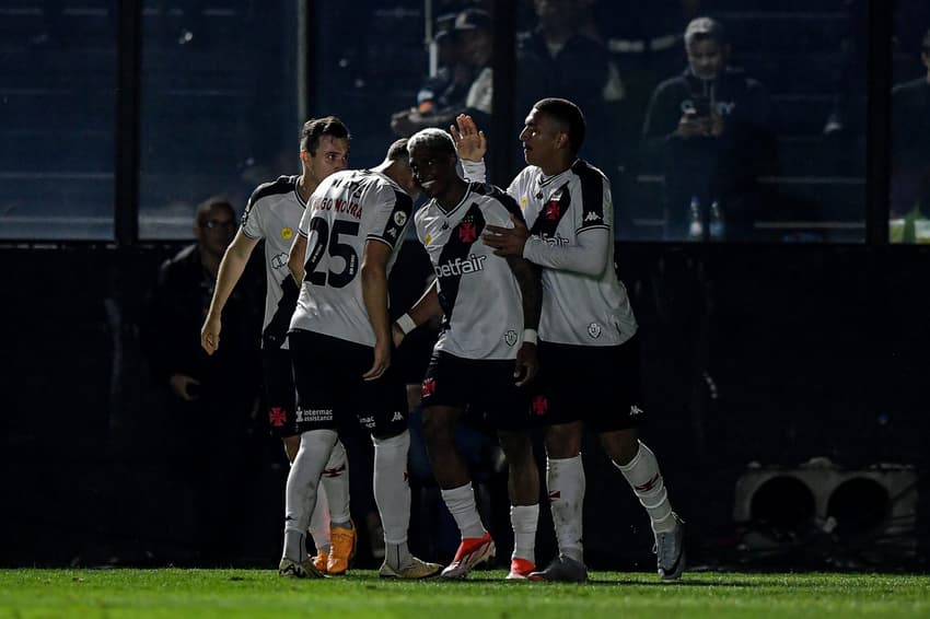 Vasco x Athletico-PR - Emerson Rodríguez