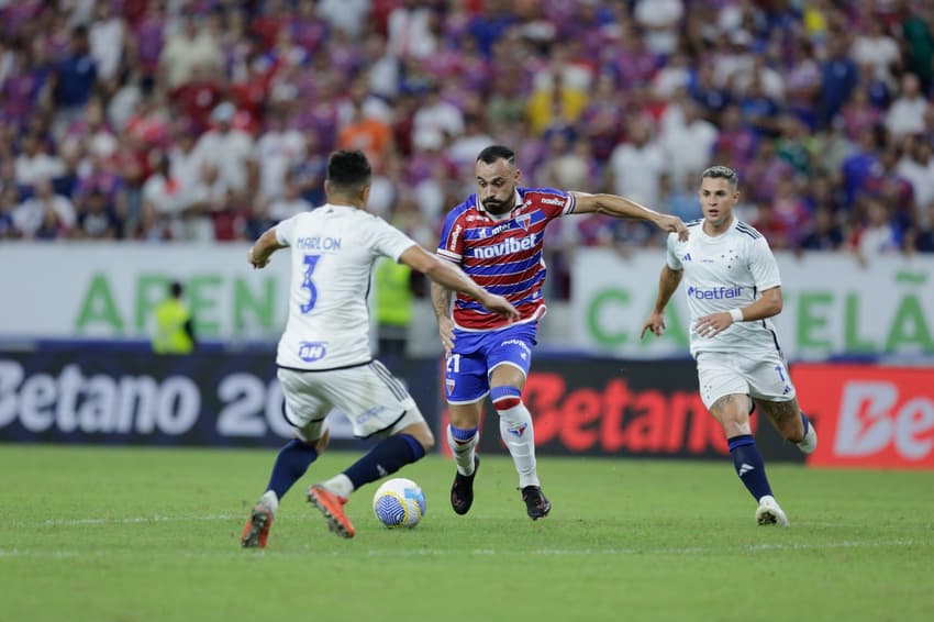 Cruzeiro e Fortaleza se enfrentam pela vigésima primeira rodada do Brasileirão. Foto: Lucas Emanuel/AGIF