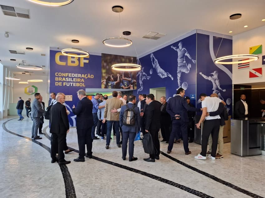 Dirigentes de clubes na sede da CBF