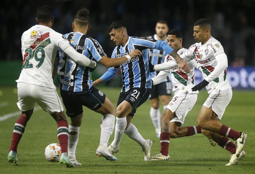 FBL-LIBERTADORES-GREMIO-FLUMINENSE