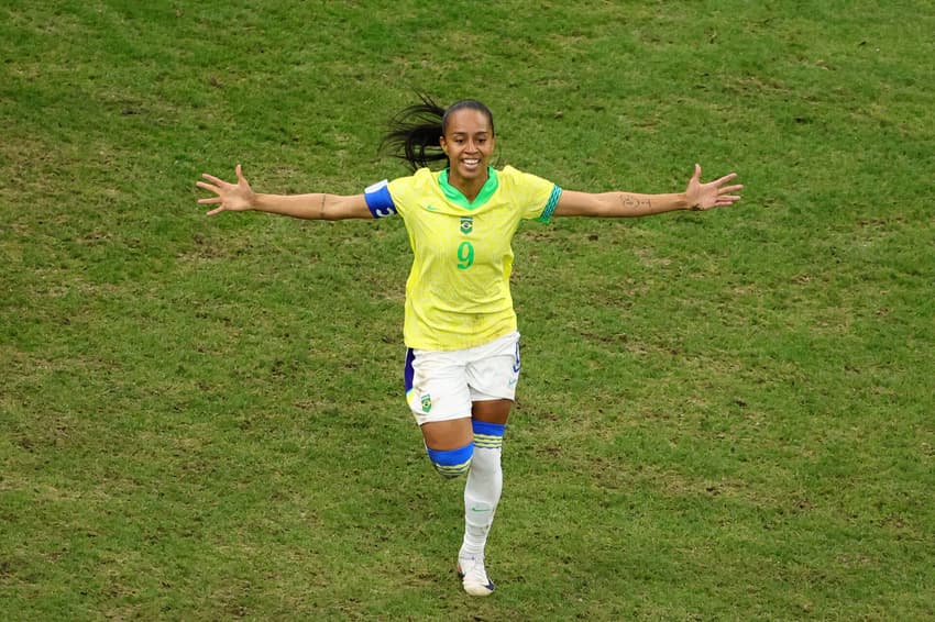 Brasil enfrenta hoje os EUA na grande decisão das Olimpíadas em jogo neste sábado (10). Foto: Clement MAHOUDEAU / AFP