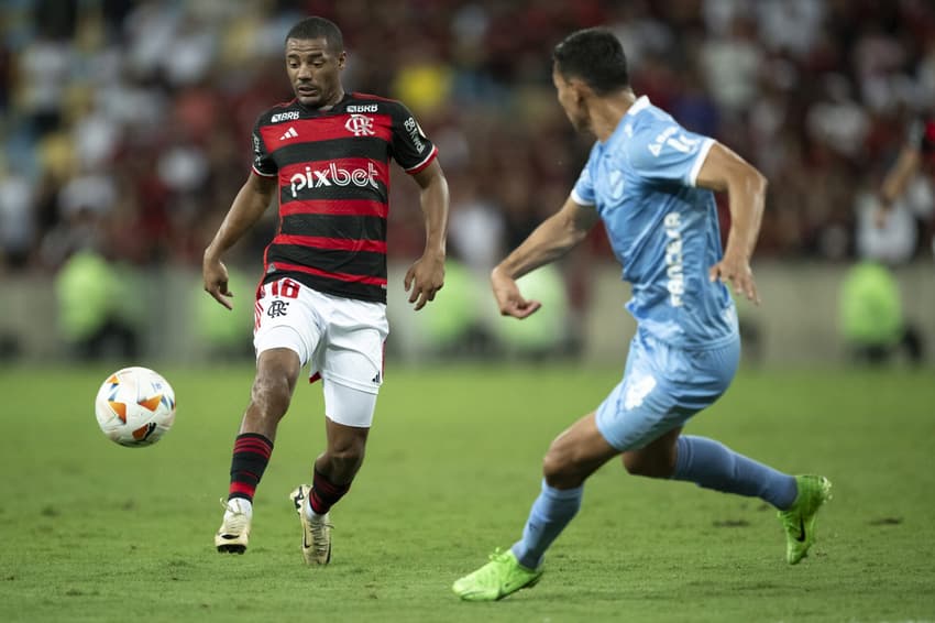 No jogo de hoje, Flamengo espera mudar a história da fase de grupos da Libertadores e passar pelo Bolívar. Foto: Jorge Rodrigues/AGIF