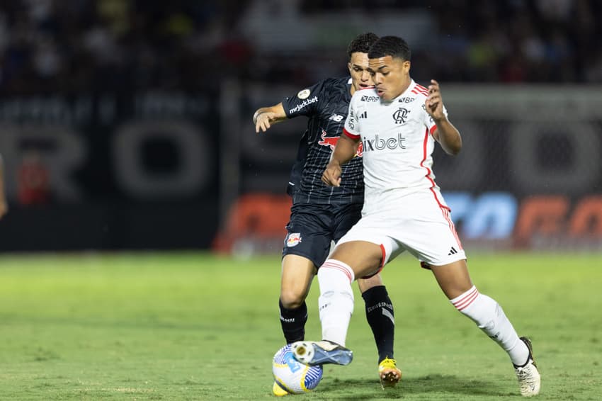 Pela vigésima quarta rodada, Flamengo e Bragantino jogam hoje. Foto: Diogo Reis/AGIF