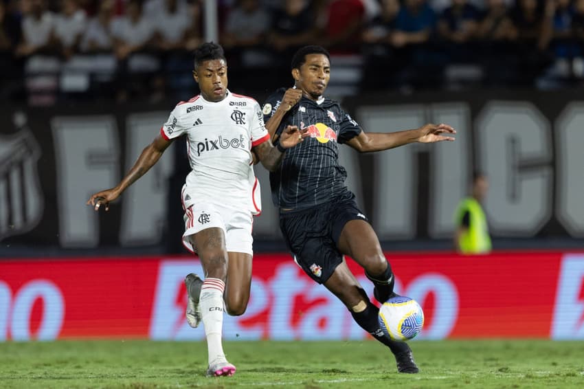Flamengo e Bragantino voltam a se enfrentar pelo Brasileirão neste domingo. Foto: Diogo Reis/AGIF