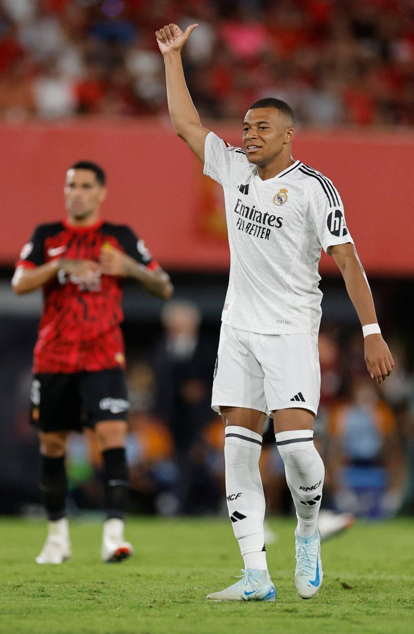 Saiba onde assistir aos jogos do Real Madrid, clube do astro Mbappé. (Foto: OSCAR DEL POZO / AFP)