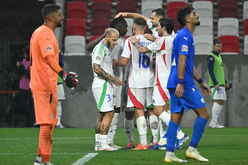 Moise Kean comemora o gol em Israel x Itália, pela Liga das Nações