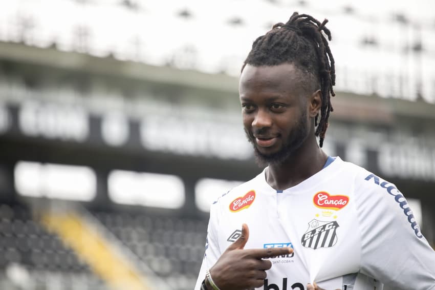 SANTOS, APRESENTACAO YUSUPHA NJIE