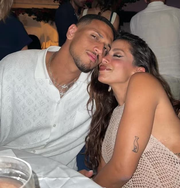 Anitta e seu novo affair, Vinicius Souza, ex-jogador do Flamengo