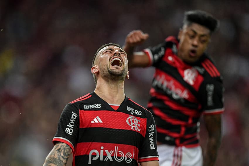 Arrascaeta comemora o gol em Flamengo x Bahia, no Maracana