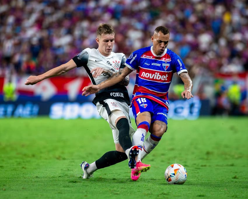 Charles e Breno Lopes em Fortaleza x Corinthians 1709