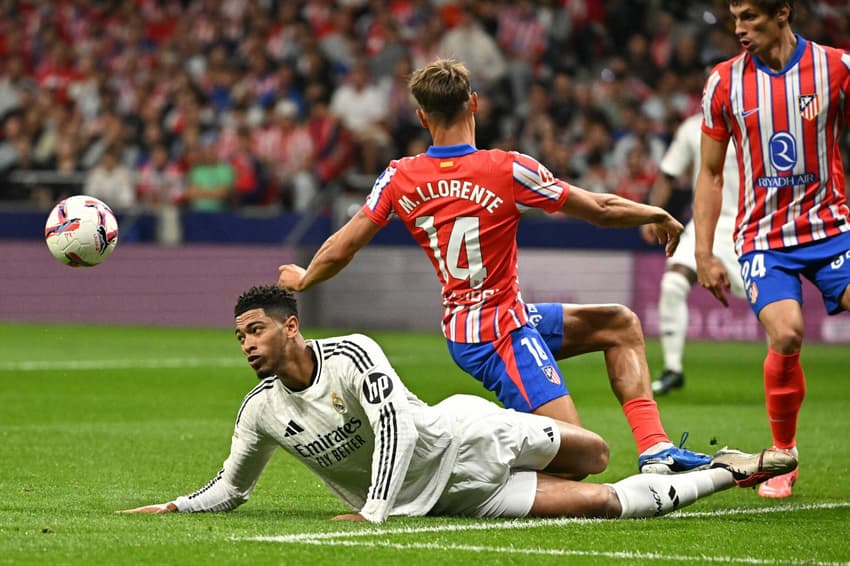 Jude Bellingham e Marcos Llorente Atlético de Madrid x Real Madrid. (Foto: JAVIER SORIANO / AFP)