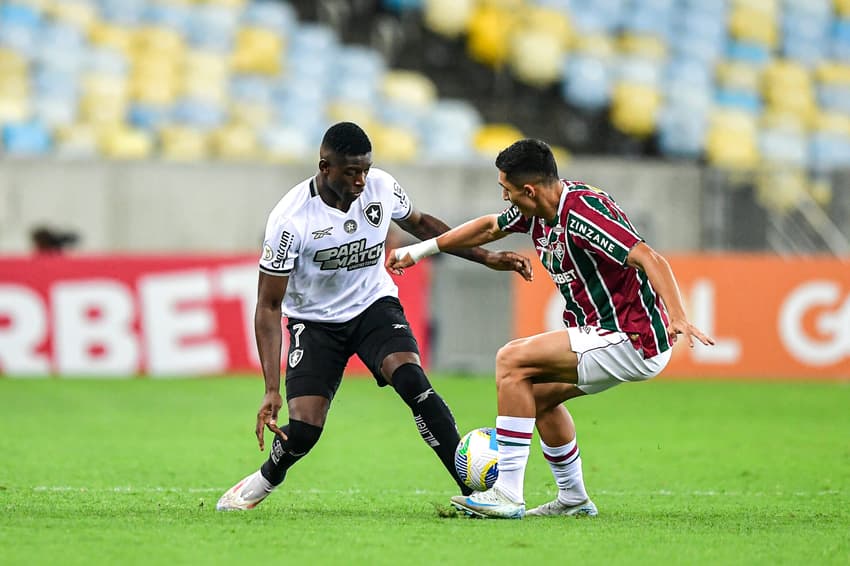 Luiz Henrique marcando centésimo gol do Botafogo no ano contra o Fluminense