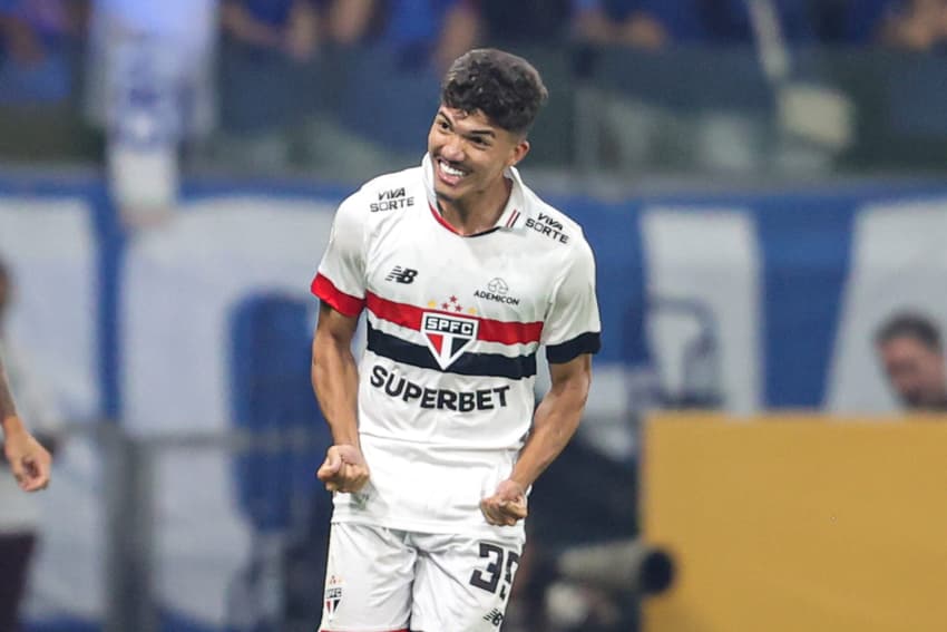 William Gomes marca em Cruzeiro x São Paulo 1509