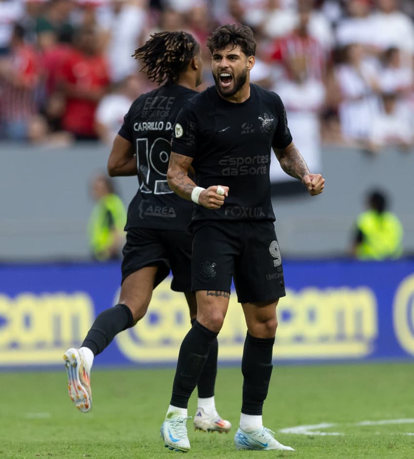 Yuri Alberto comemora gol no clássico 2909