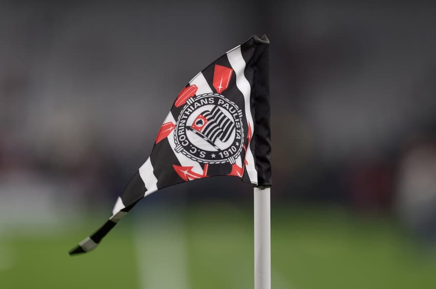 Escudo do Corinthians que conhecemos atualmente foi finalizado m 1980 (Foto: Anderson Romao/AGIF)