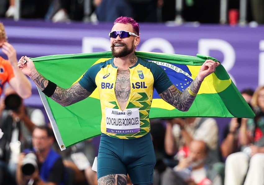 Vinícius Rodrigues celebra conquista (Foto: Alexandre Schneider/CPB)