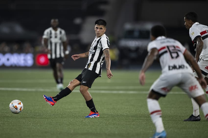 O Botafogo enfrenta o São Paulo pelas quartas da Libertadores (Foto: Jorge Rodrigues/AGIF)