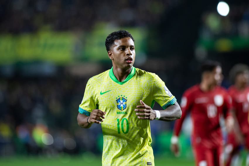 Gol do Rodrygo deu um respiro para a Seleção nas Eliminatórias; Confira onde assistir e as informações do jogo do Brasil hoje (Foto: Luis Garcia/AGIF)