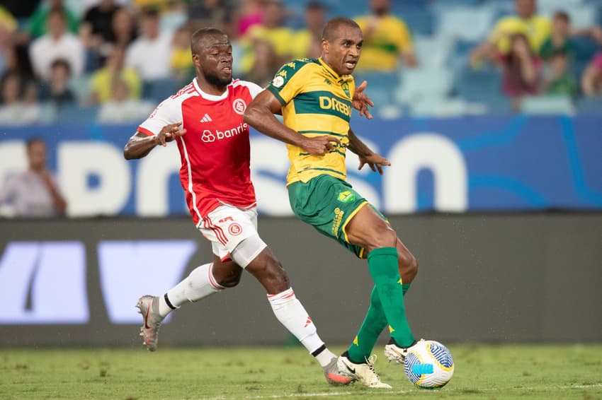 Internacional e Cuiabá fazem o jogo que fecha a rodada do Brasileirão nesta segunda-feira; Confira os destaques dos jogos de hoje (Foto: Gil Gomes/AGIF)