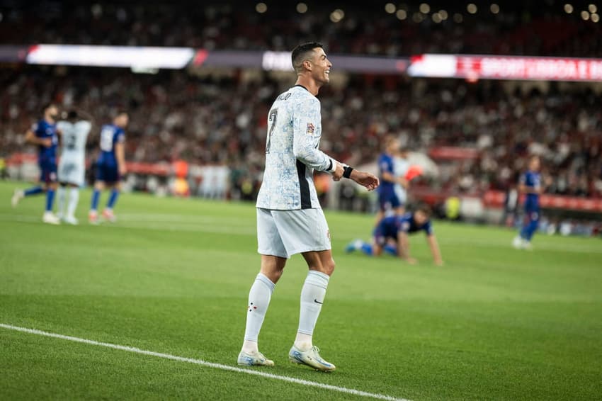 No último jogo de Portugal, contra a Croácia, Cristiano Ronaldo chegou a marca de 900 gols na carreira; Confira os jogos de hoje (Foto: Patricia DE MELO MOREIRA / AFP)