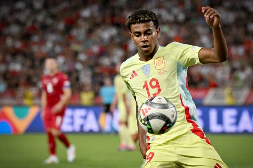 Espanha enfrenta a Escócia pela Liga das Nações da UEFA (Foto: Andrej ISAKOVIC / AFP)