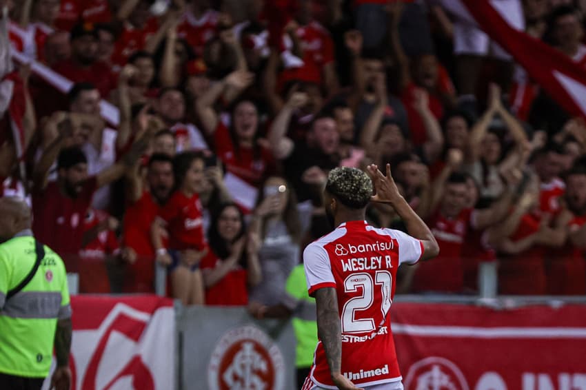 wesley-internacional-vitoria-campeonato-brasileiro