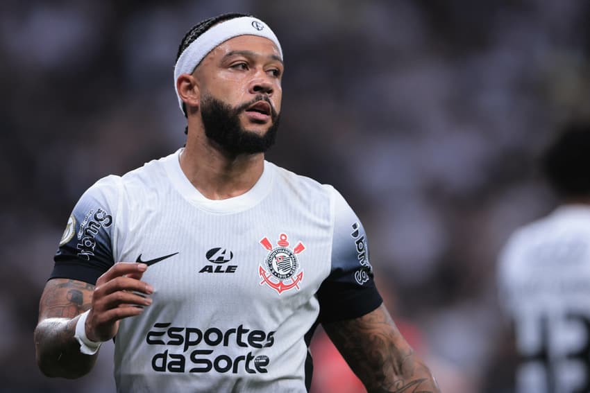 Depay no jogo entre Corinthians x Atlético-GO