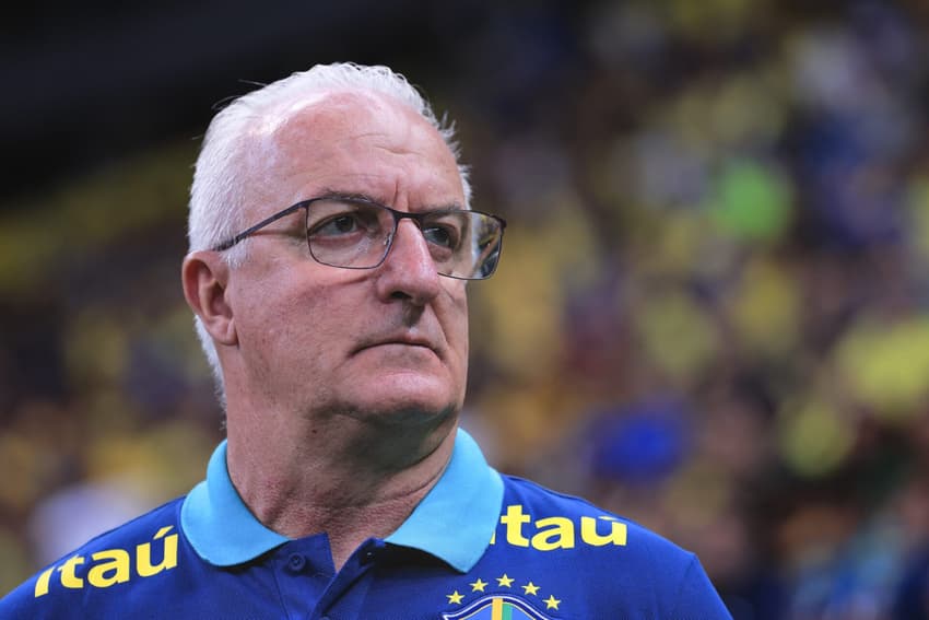 Dorival Júnior fez mudanças táticas que garantiram a vitória da Seleção Brasileira sobre Chile e Peru pelas Eliminatórias